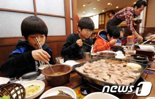 지글지글 익어가는 삼겹살