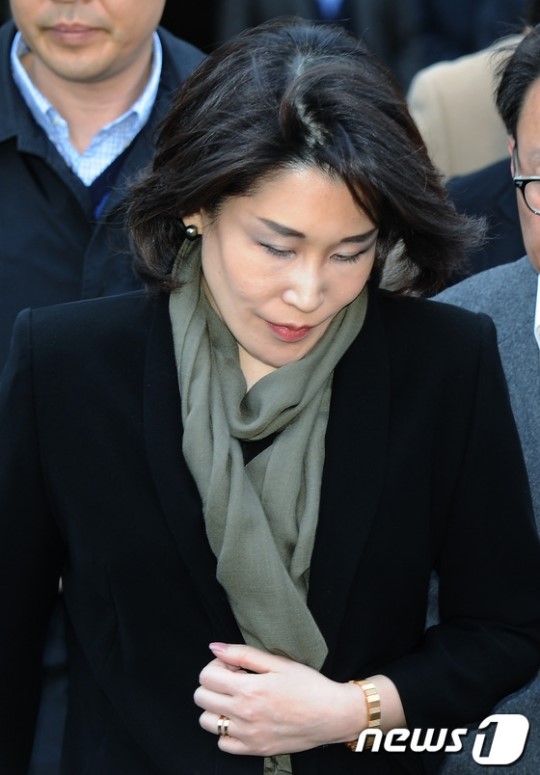 공판 마친 정유경 신세계 부사장