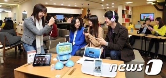 KT 광화문 올레스퀘어 All-IP라운지 홍보관 새단장