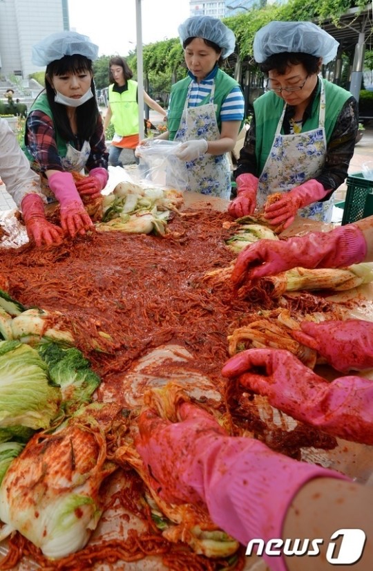 분주한 사랑의 손길