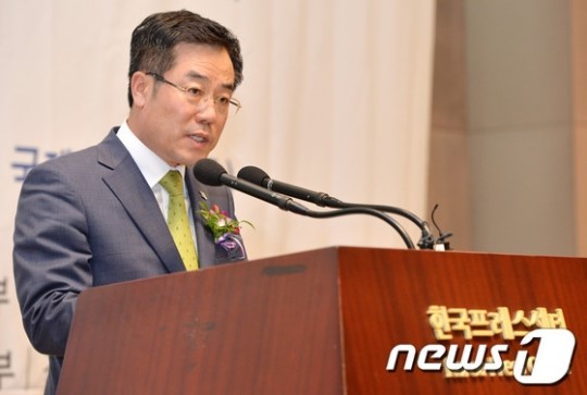 인사말하는 정승 식품의약품안전처장