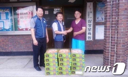 [단신] 전공노 전주시지부, 사회복지시설 복숭아 전달