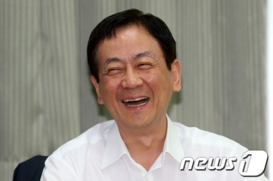진영 장관 웃어라 복지야