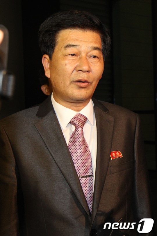 인터뷰하는 박철수 北 대표