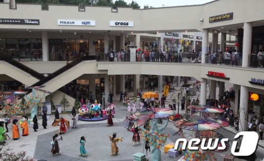 부여 롯데아울렛 개장