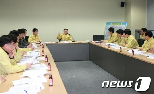 김완주 전북지사 AI 장기방역태세 전환