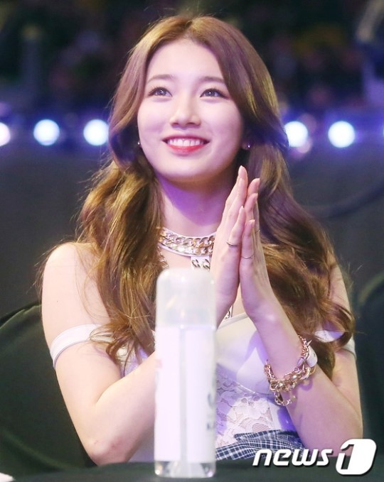 수지, 깜찍한 미소