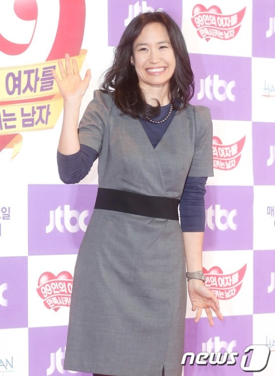 활짝 웃는 강주은