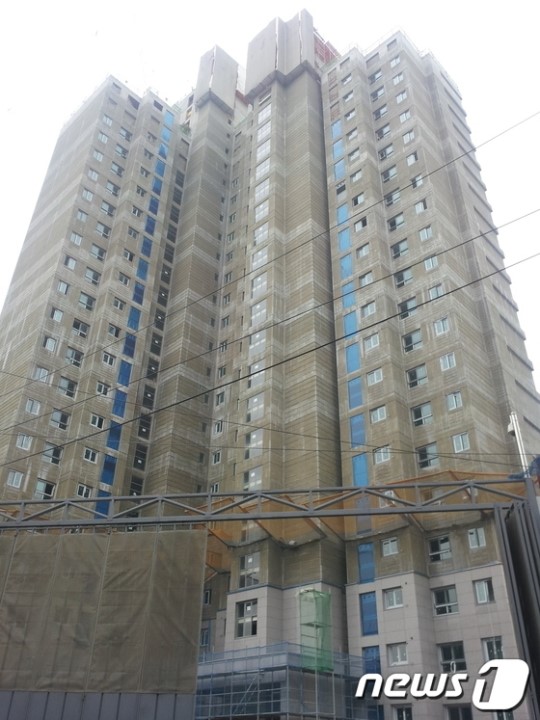 [르포]강남 재건축 자존심 격돌 역삼 자이 vs 논현 아크로힐스
