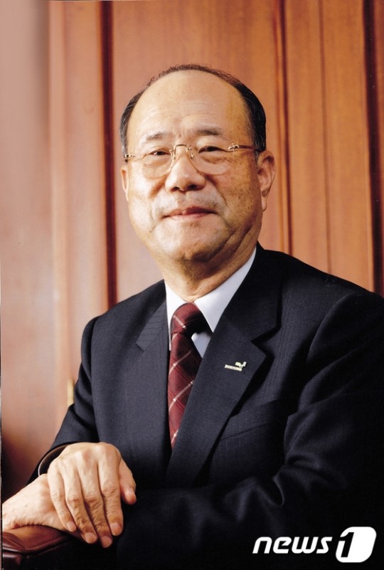 김승호 보령제약 회장, 국민훈장 무궁화장 수상