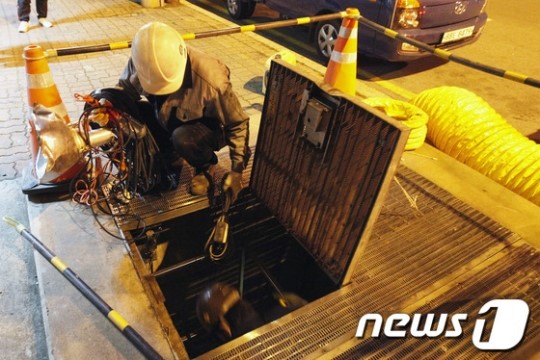 녹산공단 지하 전력구 연기제거 작업