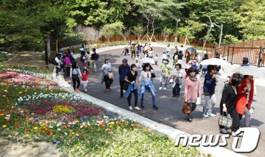 부산 유일 동물원 더 파크