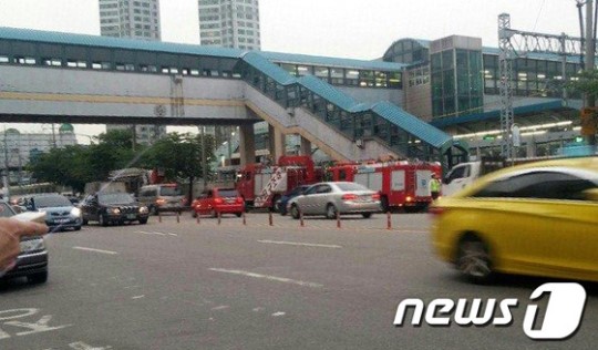 4호선 금정역에서 폭발음·연기, 부상자 11명 발생