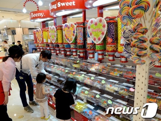 [단신]롯데百 부산본점, 캔디 전문매장 오픈
