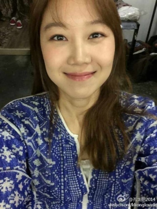 공효진, 초근접 셀카로 팬들에게 감사인사…무결점 아기피부 ‘눈길’