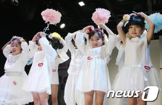 아기 물티슈로 만든 옷이래요