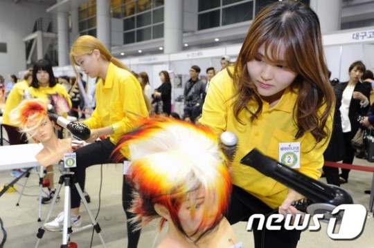 미래 헤어디자이너의 손길