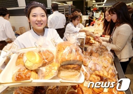 나폴레옹 과자점 만나보세요