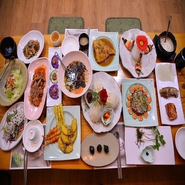 어디서도 맛볼 수 없는 다양한 음식의 조화 무안대표 음식점