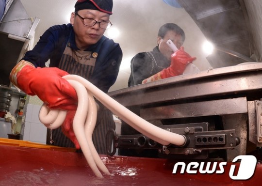 윤이 반질반질한 가래떡