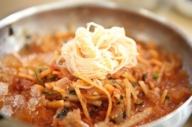 포항 바다의 손꼽히는 별미 포항물회로 으뜸