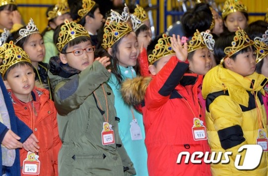 【韓国】「今日から小学生です」（写真）[03/02]