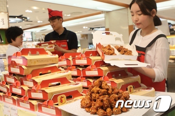 [단신] 롯데百광주점 한방 닭강정 맛 보세요