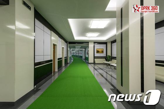 리모델링한 평양 능라도 경기장 내부 모습