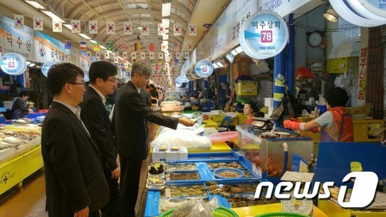 [동정]최동규 특허청장 26일 제주 동문시장 방문