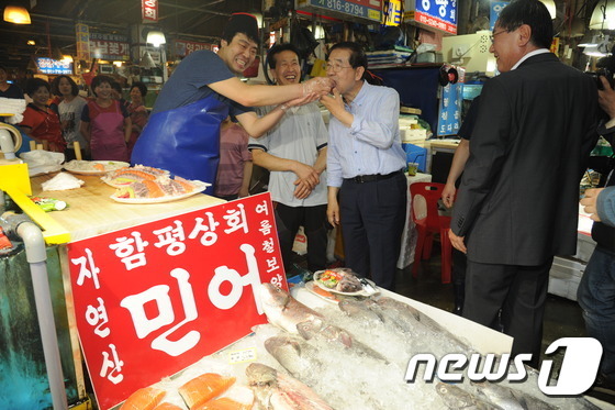 박원순 시장 회 맛이 꿀맛이네