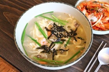 한끼 식사로 제격인 칼국수 맛있는 간절곶 명소