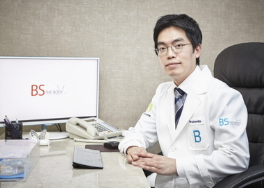 부산 더바디성형외과, ‘여름휴가 시즌, 지방흡입보다 빠른 팔뚝주사로 자신 있게’