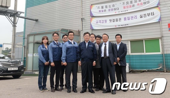 윤상직 장관, 스마트공장 에이엔텍 현장 방문
