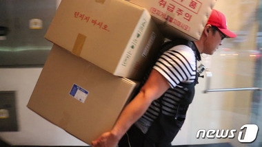 "링거 맞고도 뜁니다"...우리가 모르는 택배기사들의 사투 | 인스티즈