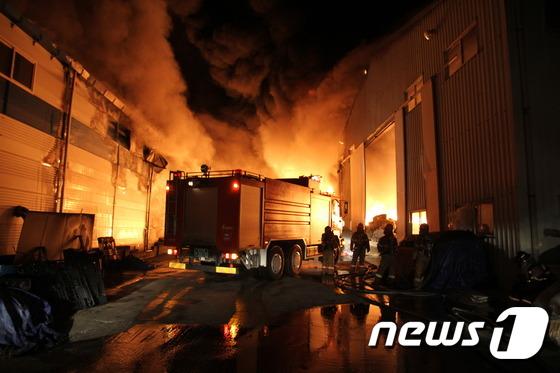 울산 고연공단 화재 공장 6동 불타…3억원 피해