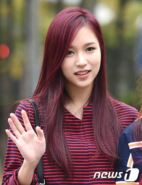 트와이스 미나, 빨간 머리 아가씨