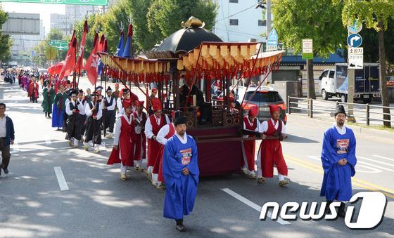 동방청룡제 어가행렬