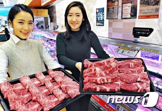 홈플러스 동수원점, 한우데이 맞아 한우 구매권 증정