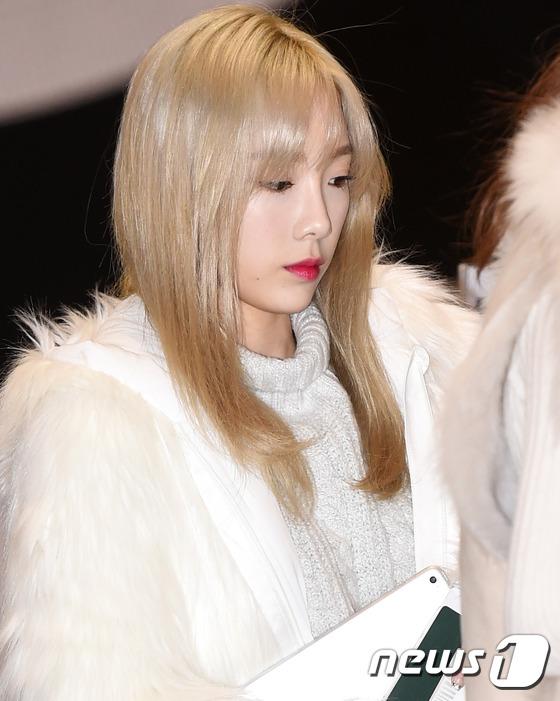 소녀시대 태연, 여자 여자한 고운 피부