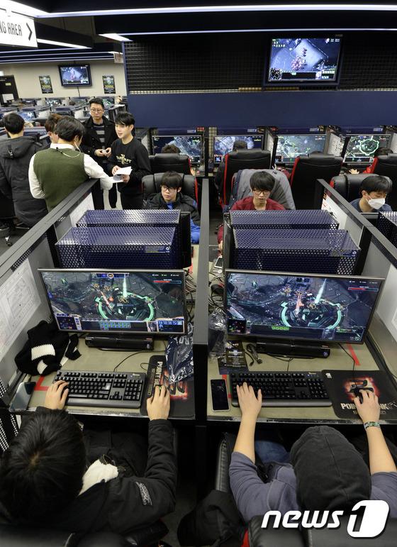 함께하는 스타크래프트 PC방 파티