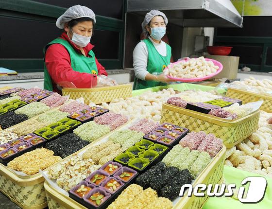 명절 한과 고급디저트로 변신…마카롱·화과자 뒤 잇는다