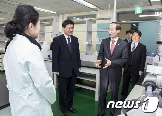 윤성규 장관, 국립환경인력개발원 방문