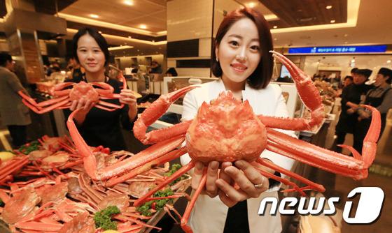 현대백화점, 제철 맞은 울진대게 맛보세요