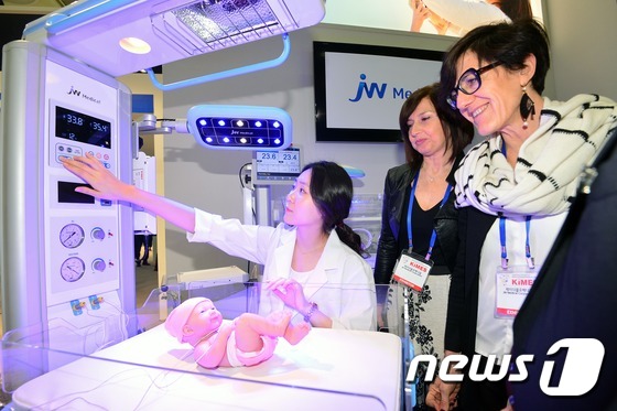 순수 국내 기술로 개발된 유아케어장치