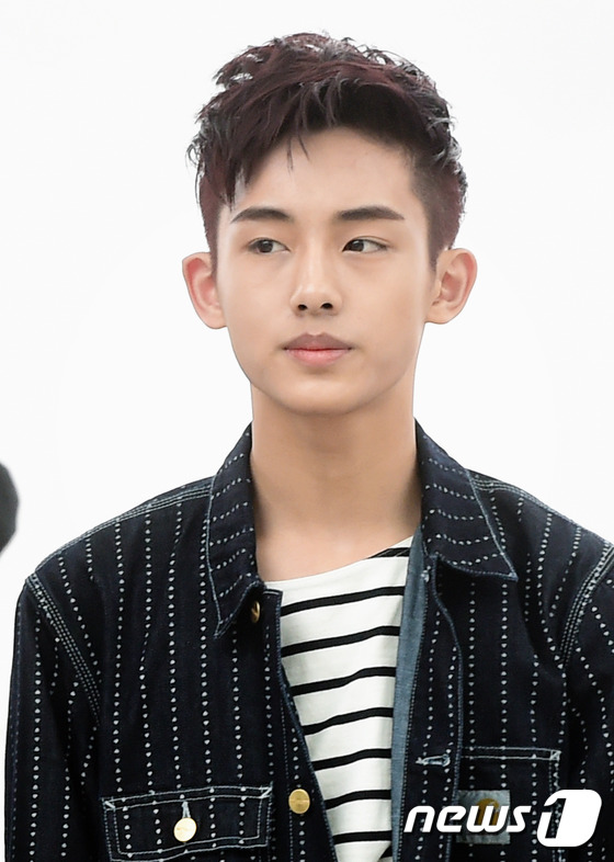 NCT 윈윈, 많은 팬들에 긴장~