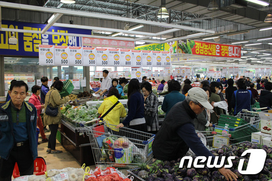 농협김해농수산물유통센터, ‘도깨비 화요장터’ 인기