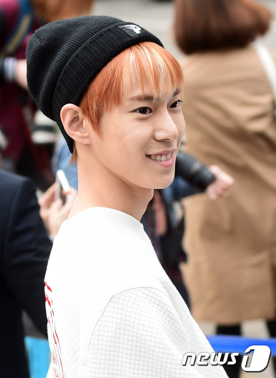 NCT U, 소녀팬들 난리나게 하며 출근~