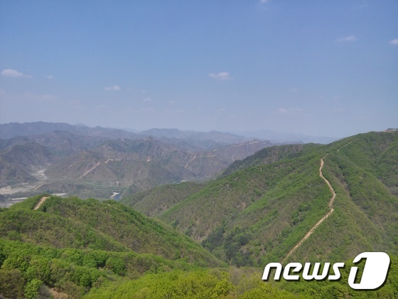 분단 상징 DMZ에 외국관광객 유치하면 전쟁 막는다