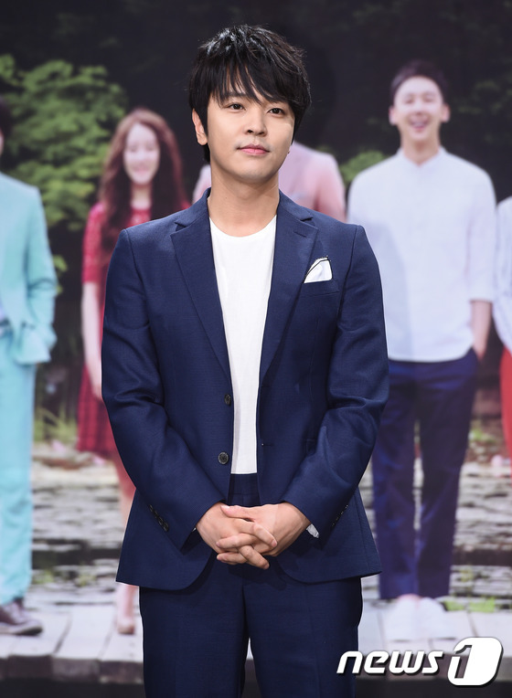 김정훈, 변함없는 동안 비주얼
