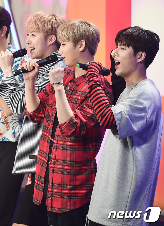 더블에스301, 아하 함께 해주세요~